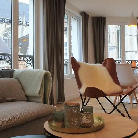 Cozy With Cathedral View On The 3rd Floor